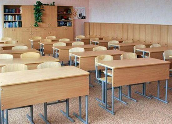 Однією фразою молодий батько поставив на місце матусь, які влаштували дискримінацію в школі