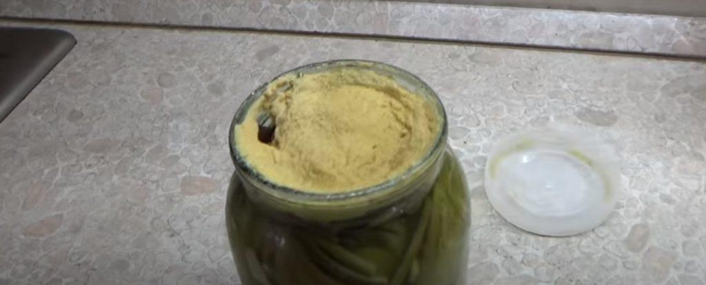 Огірочки краще бочкових! Солоні огірки з часниковими стрілками і гірчицею: без оцту і стерилізації