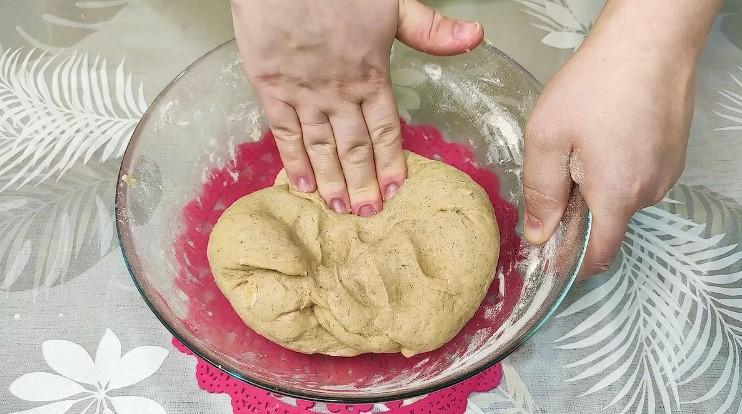 Печиво на кефірі "Равлики": з ніжною сирною начинкою