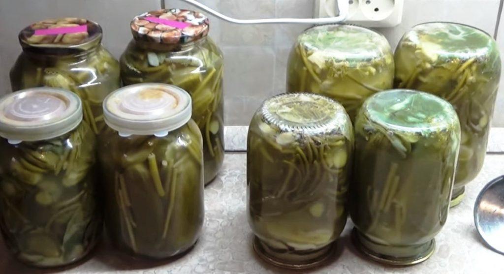Огірочки краще бочкових! Солоні огірки з часниковими стрілками і гірчицею: без оцту і стерилізації