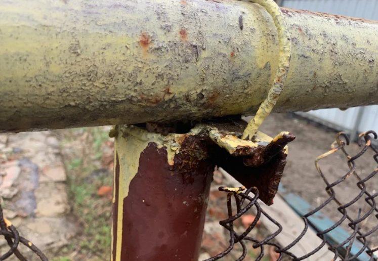 Сусід самовільно провів газ та безкоштовно опалював будинок. Газовики 17 років в подиві шукали місце прихованої врізки