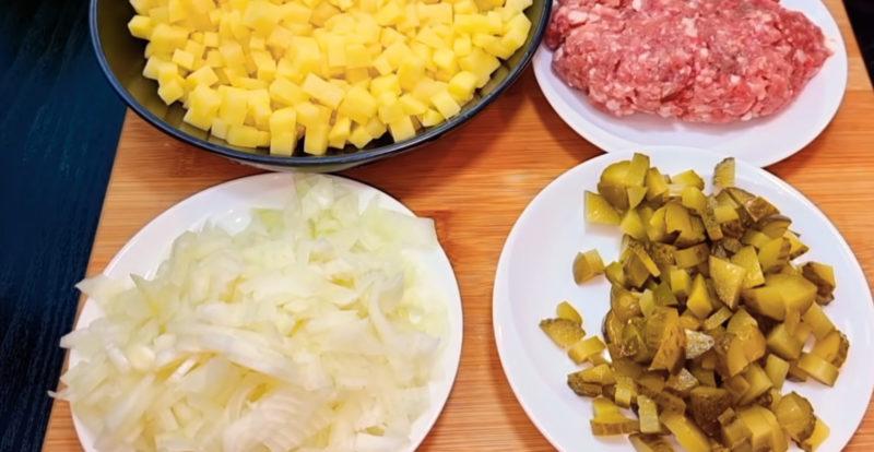 Смачний сніданок або вечеря: пиріжки, які готуються без тіста