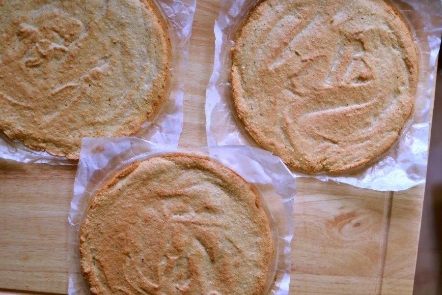 Торт «Мереживниця» з хрусткими коржами без борошна