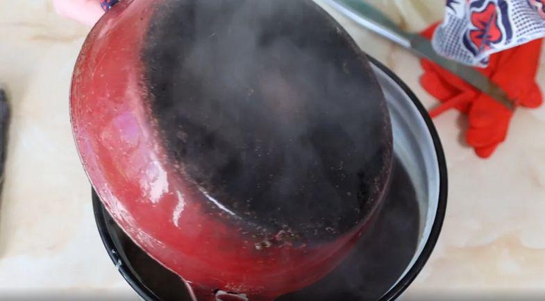 Особисто перевірений спосіб вичистити брудний посуд за допомогою двох склянок