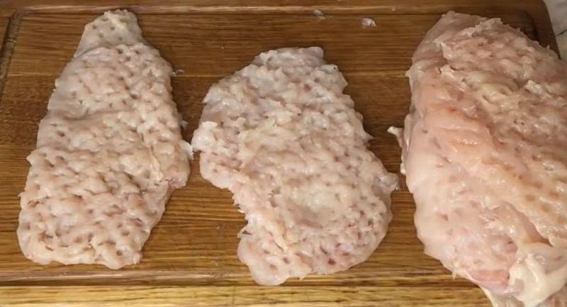 Як приготувати курячі рулетики з горіхами і сиром