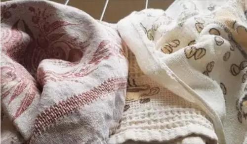 Мої рушники завжди чисті і пахнуть свіжістю. Не перу, користуюся спеціальним методом