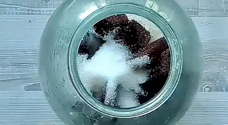 Все літо п'ємо свій квас (хто спробує, робить так само)