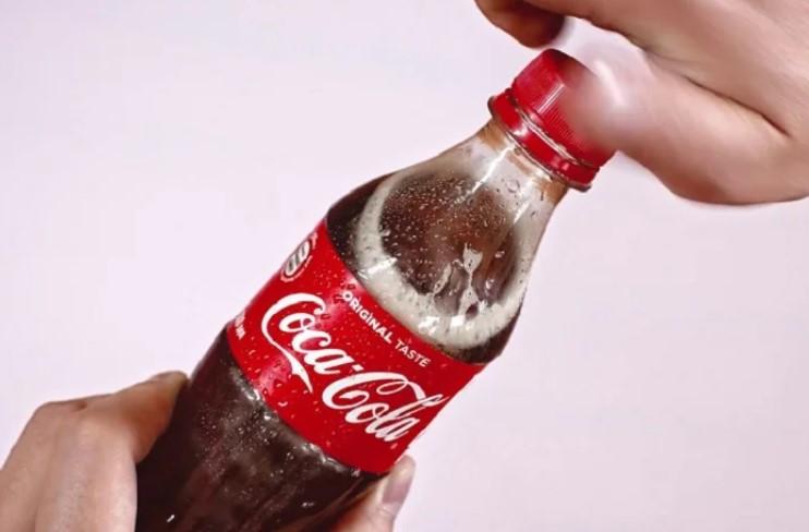 Поділюся рецептом суміші з соди і коли, завдяки якій мої старі каструлі і сковорідки, як нові