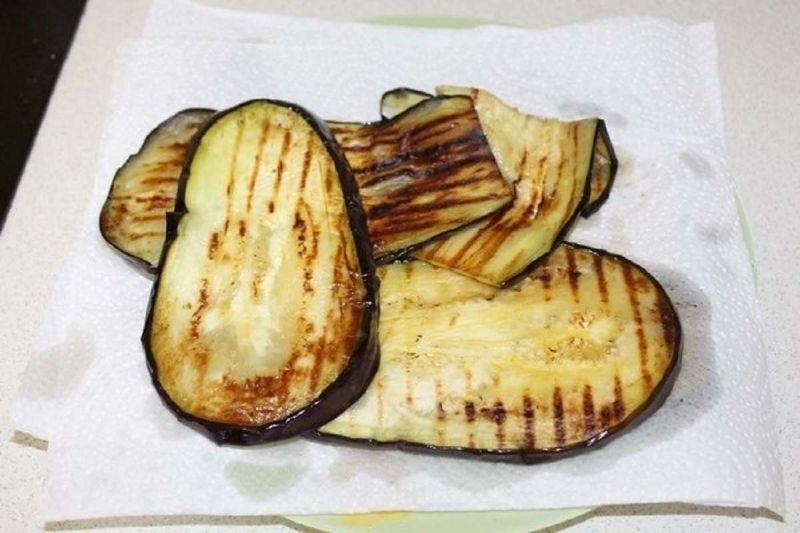 Як приготувати салат з баклажанами і бринзою