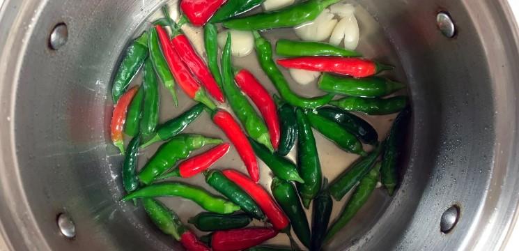 Маринуємо пекучий перець на зиму: улюблений рецепт моєї сім'ї