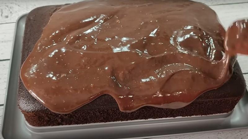На воді та олії! Бюджетний шоколадний пиріг: виходить у всіх і завжди