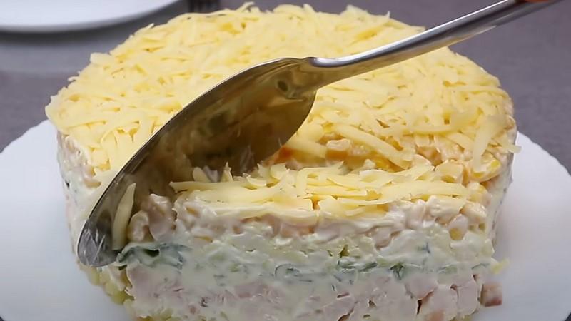 Їм і не можу зупинитися! Салат з куркою та свіжим огірочком
