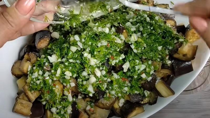 Баклажани на зиму з часником та кропом. Такі смачні, що готую по 100 банок