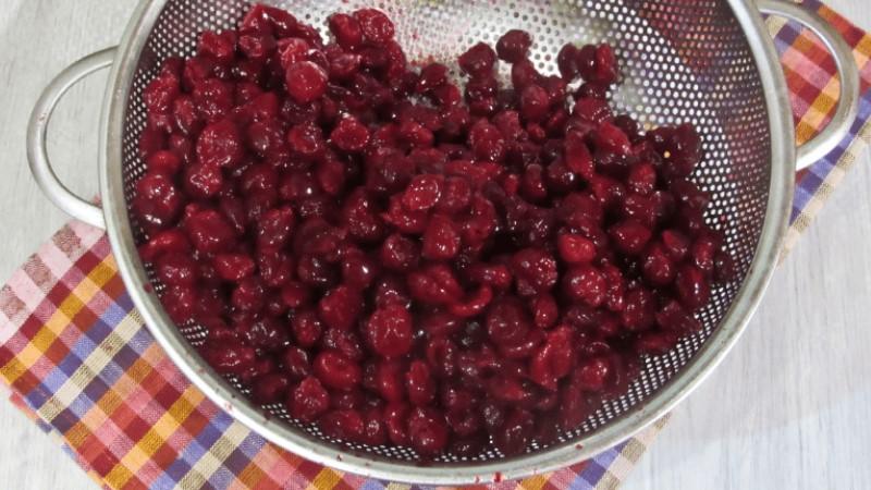 В’ялена вишня в домашніх умовах: смачна та корисна ягода, яку ми заготуємо на зиму (плюс рецепт вишневого соку і сиропу)