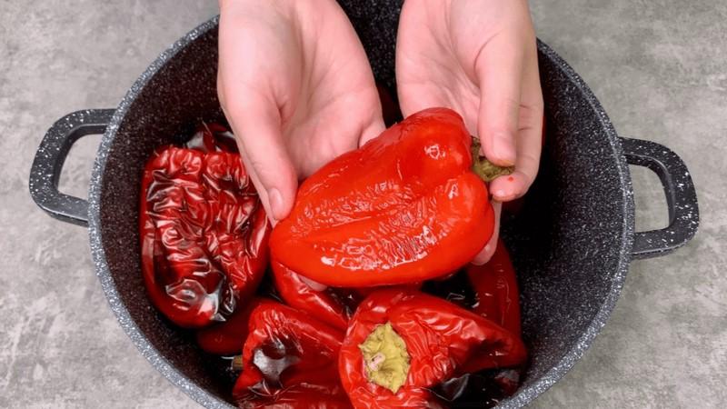Закриваю солодкий маринований перець на зиму ціленьким: готується просто, а виходить неймовірно смачно
