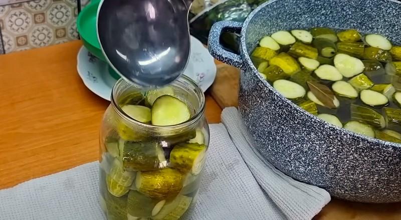 Мариновані огірки по-фінськи на зиму. Смачні та хрумкі