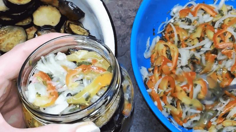 Найсмачніші баклажани з овочами на зиму: простий рецепт чудової заготовки