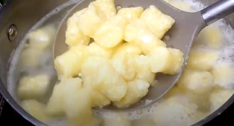 60 штук за 20 хвилини. Новий спосіб приготування лінивих вареників