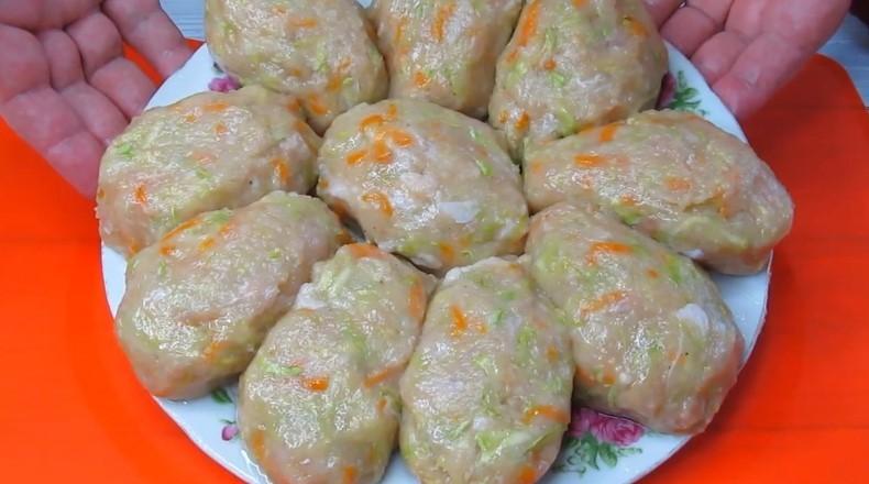 Їх їж і ще хочеться. Літні котлети з кабачком