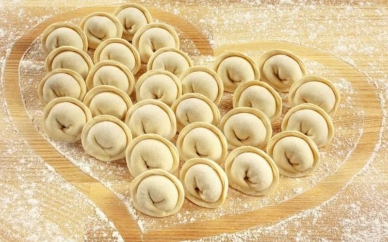 Прекрасне тісто на пельмені та вареники «Чисті руки»