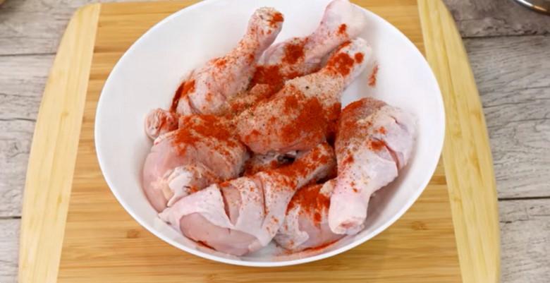 Курочка на сковороді “Їж хоч губами”. Приготувати “Смачніше” просто неможливо