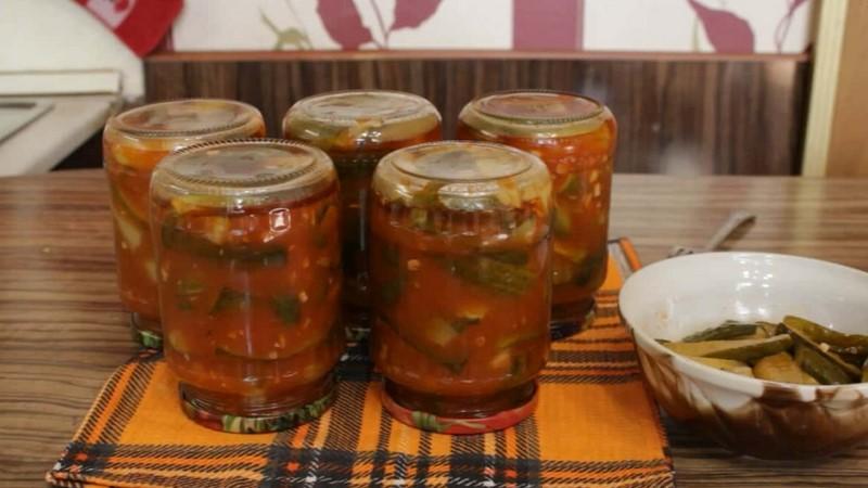 Найкраща закуска з огірків на зиму “Огірки в томатній заливці”