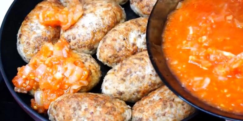 З вечерею не морочуся, таку у нас люблять всі. Гречка + фарш і в духовку, смакота готова