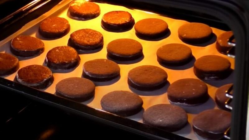 Кращого рецепту ще не зустрічала. Домашні шоколадні пряники із цукровою глазур'ю