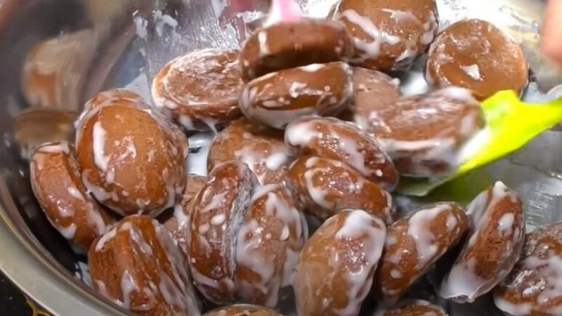 Кращого рецепту ще не зустрічала. Домашні шоколадні пряники із цукровою глазур'ю