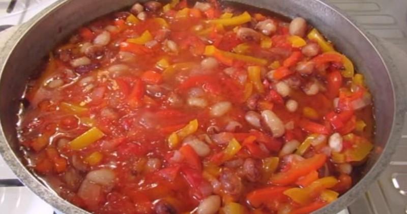 Квасоля по-монастирськи з овочами на зиму