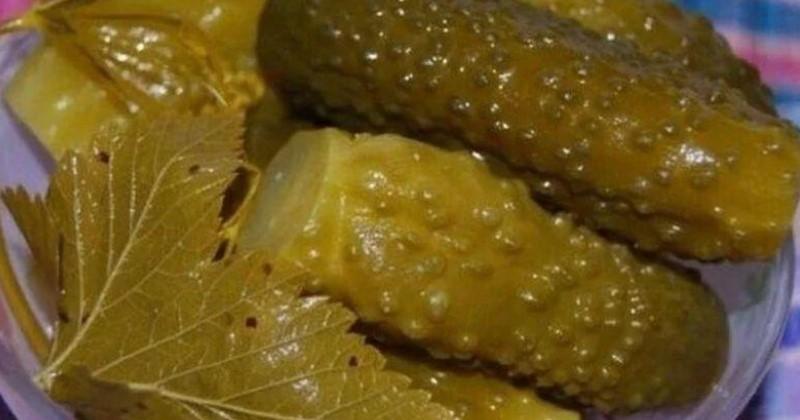 Бочкові огірки на зиму. Простий рецепт: без стерилізації та цукру
