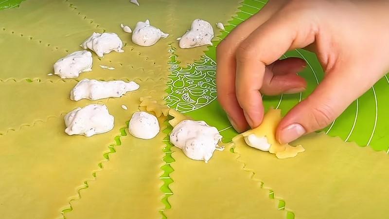 В магазині такого точно не купиш. Печиво «Цукерка» з начинкою