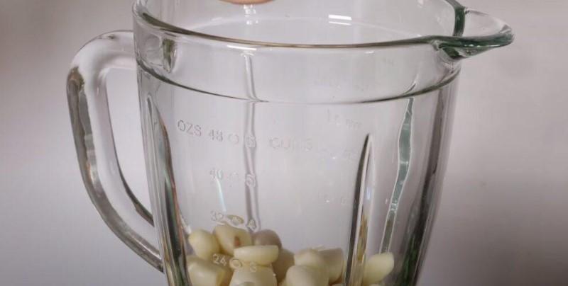 У мене часник ніколи не пропадає. Найкращий спосіб зберігання часнику