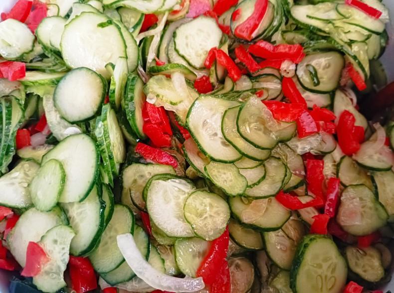 Салат з огірків на зиму. Ідеальний гарнір до будь-якого м’яса