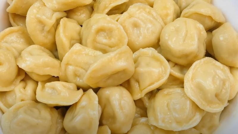 Як зробити пельмені соковитішими і ароматнішими: техніка, про яку мовчать навіть досвідчені господині