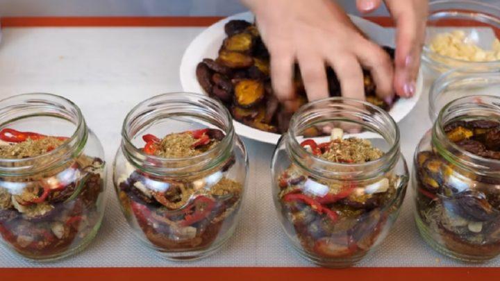 В’ялений делікатес. Пряні сливи з часником та спеціями