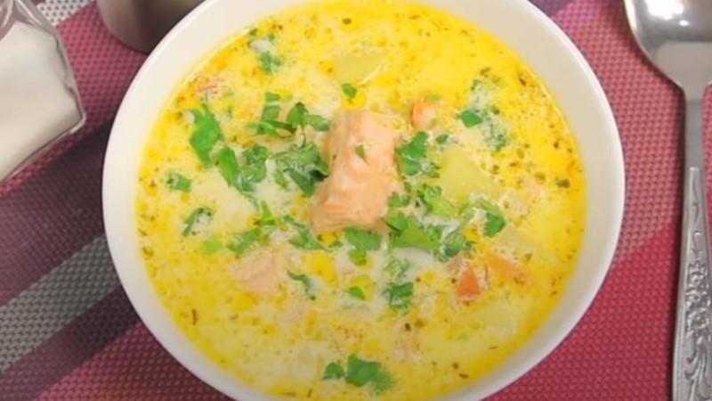 Для супу використовую животики лосося: суп з вершками і червоною рибою