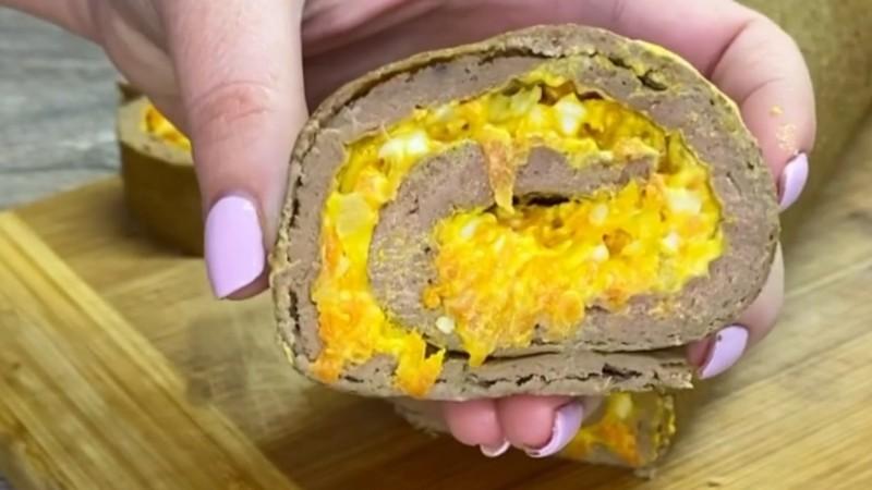 Рулет з курячої печінки: ароматна і дуже смачна страва на будь-який стіл