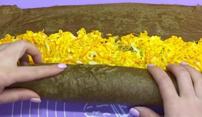 Рулет з курячої печінки: ароматна і дуже смачна страва на будь-який стіл