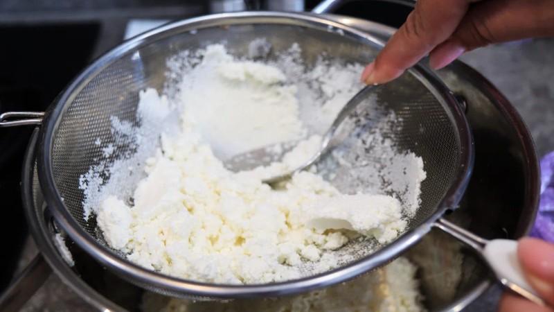 Домашній плавлений сир: смачніше і дешевше магазинного