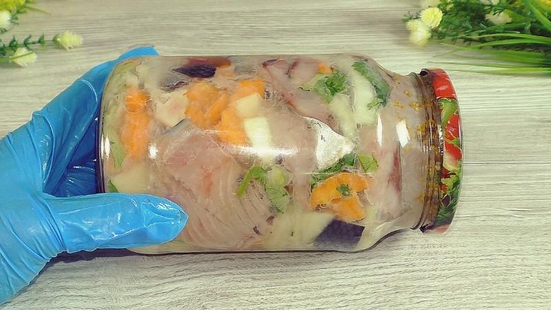 Коли мені хочеться смачного оселедця я мариную його особливим способом