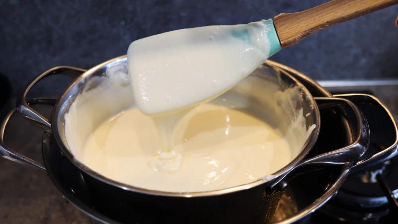 Домашній плавлений сир: смачніше і дешевше магазинного