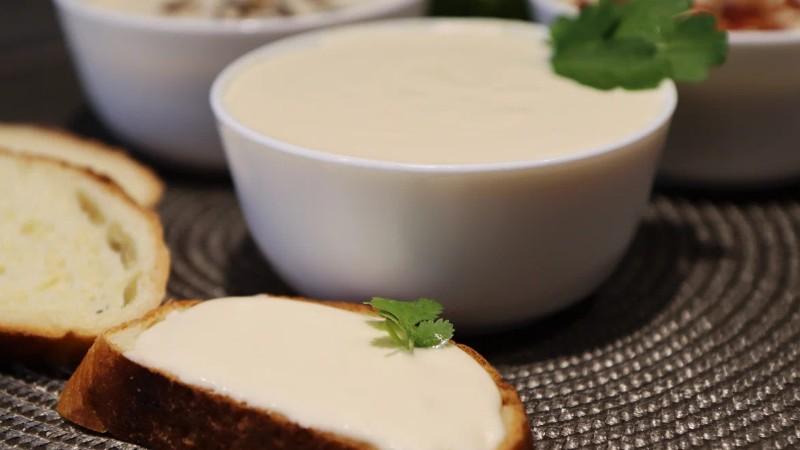 Домашній плавлений сир: смачніше і дешевше магазинного