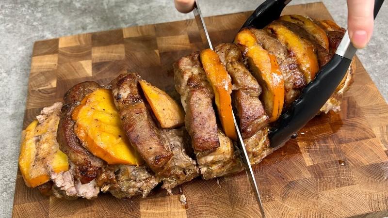 Просто викладаю хурму на м’ясо – і в духовку: яскрава, святкова і смачна страва