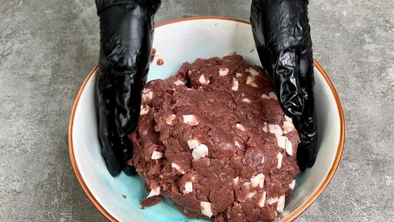 Як приготувати справжню і дуже смачну домашню ковбасу