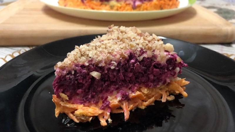 Салат з червоним бурячком: оригінальне поєднання смаків