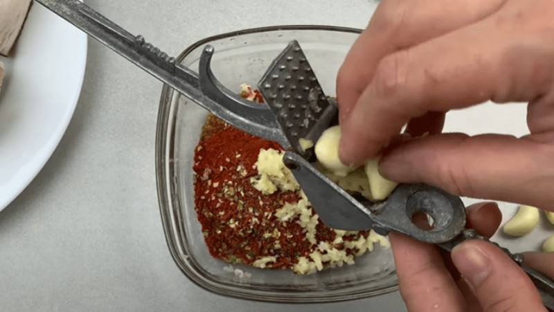 Додайте в маринад для сала трохи соди і ви здивуєтеся результату