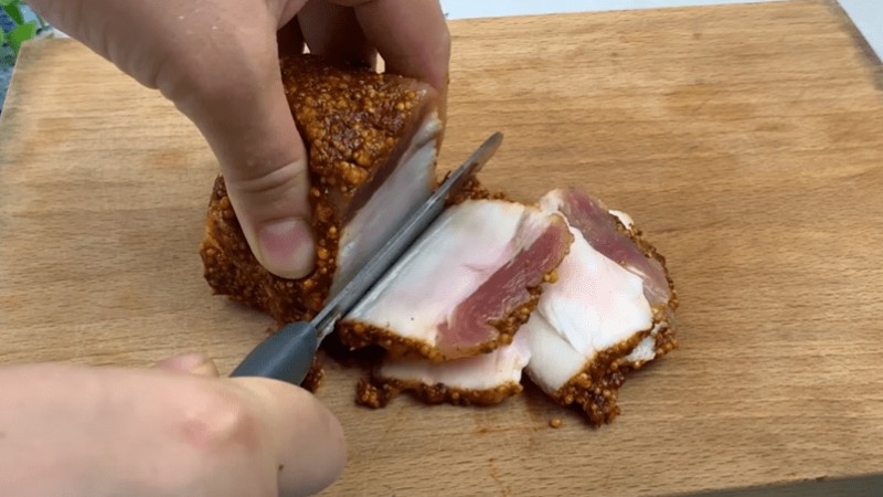 Додайте в маринад для сала трохи соди і ви здивуєтеся результату