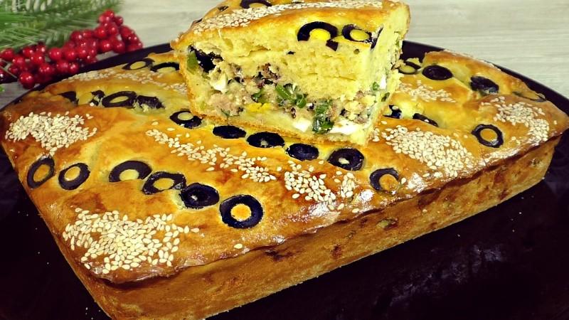 Заливний пиріг з рибною консервою, замість пиріжків: готую часто, тільки міняю начинку