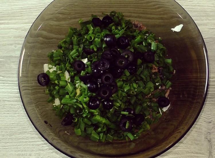 Заливний пиріг з рибною консервою, замість пиріжків: готую часто, тільки міняю начинку